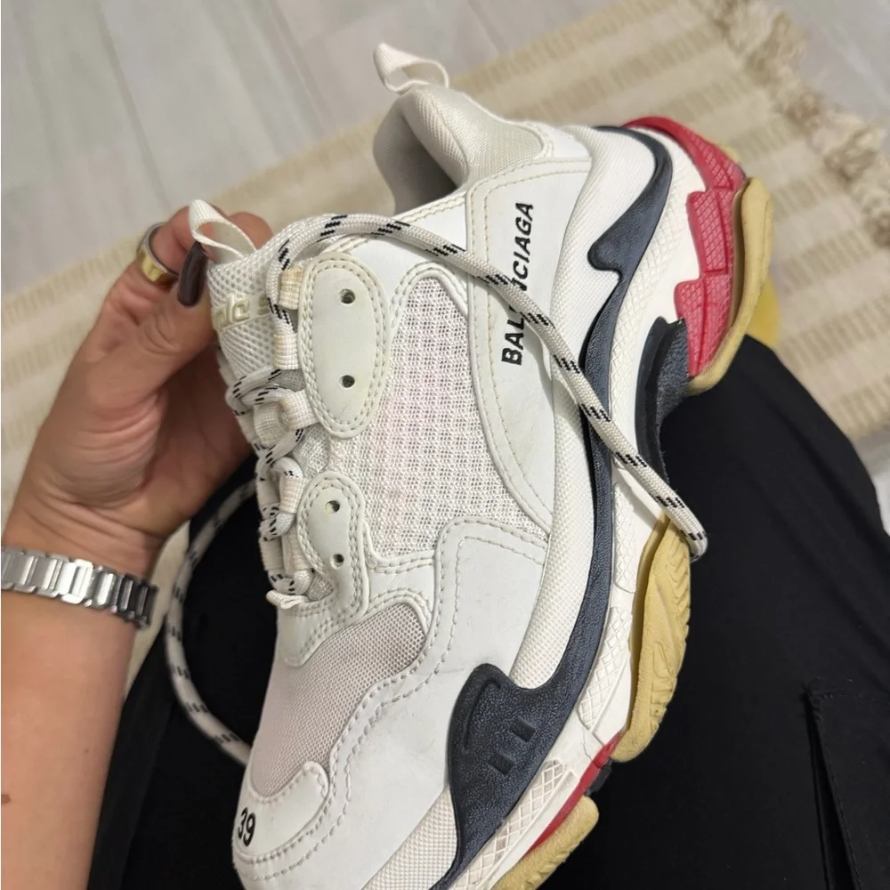 Balenciaga White and Cream Women's Sneakers - Picture 12 of 12